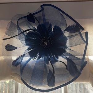 Never worn Fascinator for the fancy